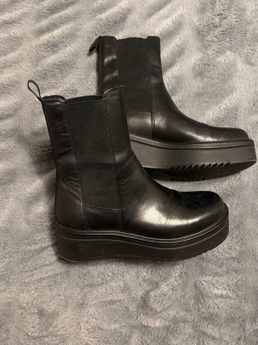 Vagabond Black Platform Chelsea Ankle Boots